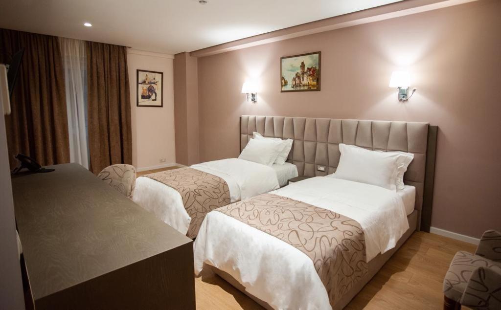 Agsel Hotel & Spa 地拉那 外观 照片