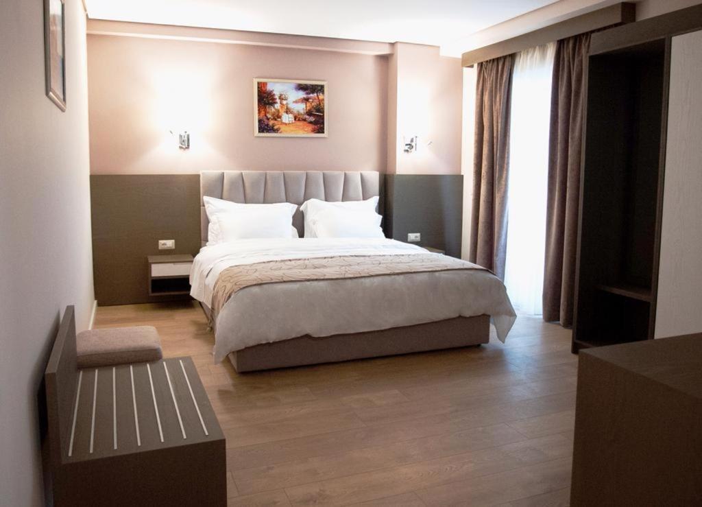 Agsel Hotel & Spa 地拉那 外观 照片