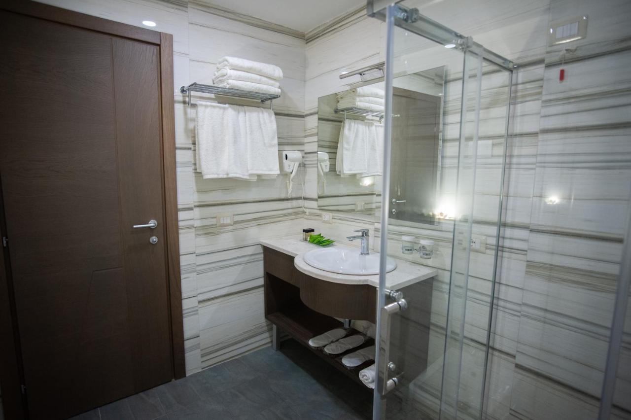 Agsel Hotel & Spa 地拉那 外观 照片