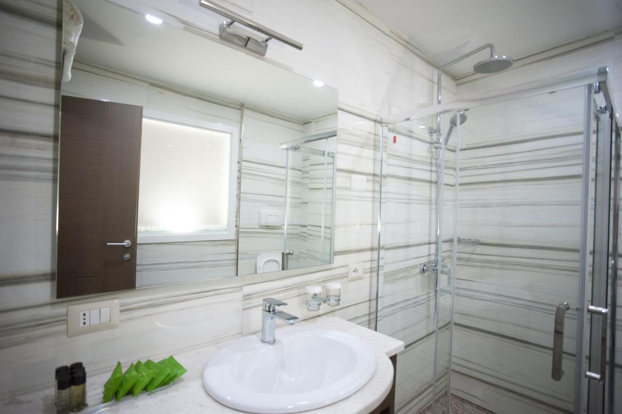 Agsel Hotel & Spa 地拉那 外观 照片